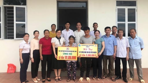 Những hộ nghèo có người bệnh tật, cần có chính sách hỗ trợ thế nào?