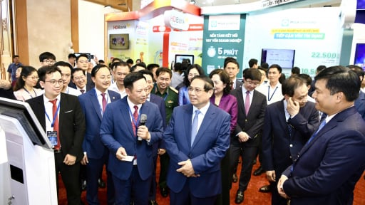 Chuyển đổi số ngành Ngân hàng 2025: Kiến tạo hệ sinh thái tài chính thông minh, nhân văn và toàn diện