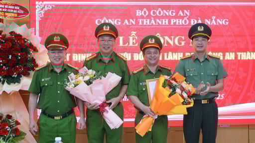 Bộ trưởng Bộ Công an quyết định cho 2 Đại tá Công an Đà Nẵng nghỉ công tác 
