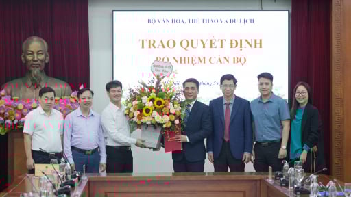 Nghệ sĩ Ưu tú Kiều Minh Hiếu nói gì trong ngày nhậm chức Giám đốc Nhà hát Kịch Việt Nam?