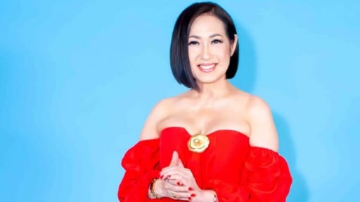 Nữ danh ca đông con nhất làng ca sĩ: U70 vẫn trẻ đẹp như thiếu nữ, làm giám khảo “Tiếng hát Việt toàn cầu 2025”
