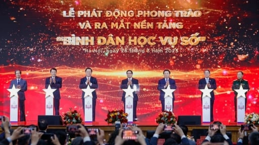 Thúc đẩy chuyển đổi số trong xây dựng nông thôn mới gắn với phong trào 'Bình dân học vụ số'