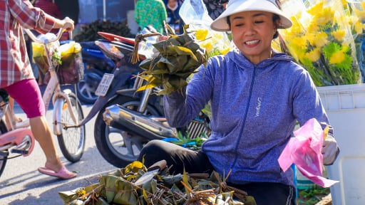 Loại bánh một năm chỉ bán một lần, là nghề gia truyền của cả một xóm ở TP.HCM