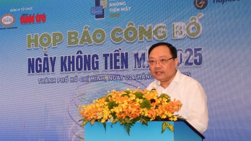 “Ngân hàng đang bắt nhân viên tại quầy làm việc thay cán bộ công an”