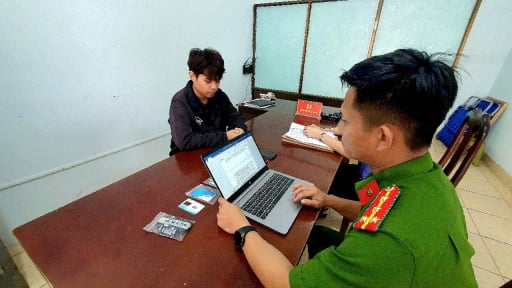 Công an Đắk Lắk bắt nam sinh viên Đà Nẵng làm giả cà vẹt, lừa bán ô tô cũ