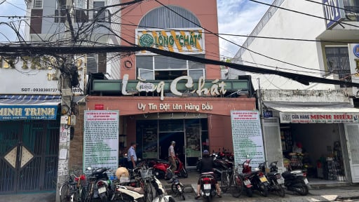 Hai quán ăn tại TP.HCM bị xử phạt sau 'bão' lòng xe điếu