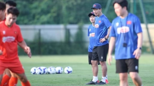 Tài năng 18 tuổi ghi bàn, U22 Việt Nam vẫn thua ngược ĐT Việt Nam