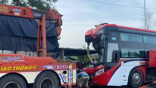Tai nạn giao thông nghiêm trọng ở Huế khiến 1 người chết, 5 người bị thương