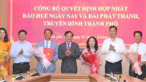Công bố quyết định hợp nhất Báo Huế ngày nay và Đài Phát thanh- truyền hình thành phố Huế 