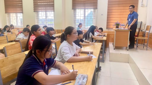 Học sinh 1 'chọi' 16 thi vào lớp 6 Trường THCS Năng khiếu Trường Đại học Sư phạm trong năm đầu tiên