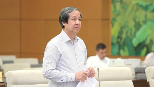 Tại sao cấm giáo viên không được dạy thêm cho học sinh mình đang trực tiếp giảng dạy?