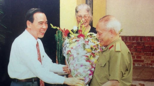 Ký ức Hà Nội: Chuyện đời thường của vị tướng họ Văn 