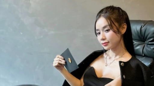 Nam ca sĩ nổi tiếng hé lộ thiệp cưới với Cindy Lư sau 5 năm gắn bó
