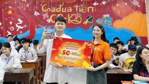 Hàng nghìn thí sinh 2k7 nhận học bổng Thắp sáng tương lai trên toàn quốc