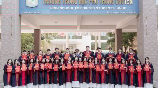 Một lớp học xuất sắc hiếm có với toàn thủ khoa, giải nhất, huy chương Vàng: Bí quyết từ người thầy
