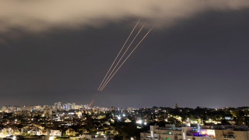 Cập nhật: Iran kéo cờ báo thù, phóng hàng trăm UAV trả đũa Israel