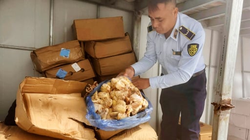 Đắk Lắk liên tiếp phát hiện chân gà, đùi gà, bò viên... không rõ nguồn gốc