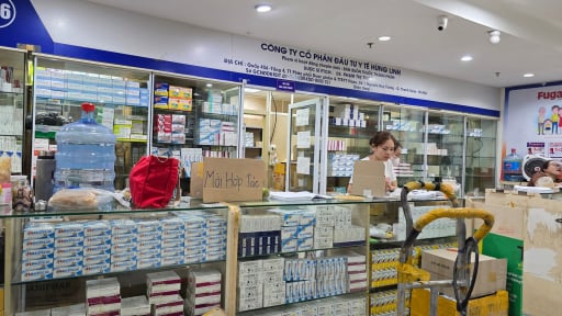 Chợ thuốc Hapulico: Xẻ quầy thuốc cho thuê lại, mạnh ai nấy bán