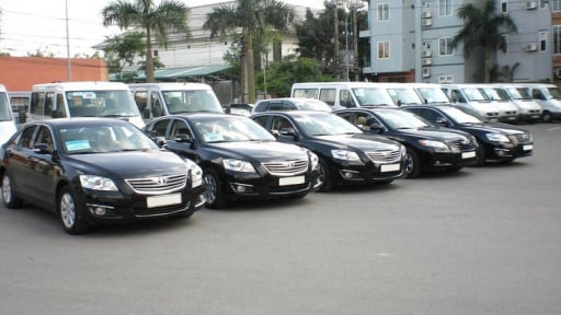 Mỗi xã và cơ quan, đơn vị trực thuộc cấp tỉnh được sử dụng ô tô phục vụ công tác thế nào?