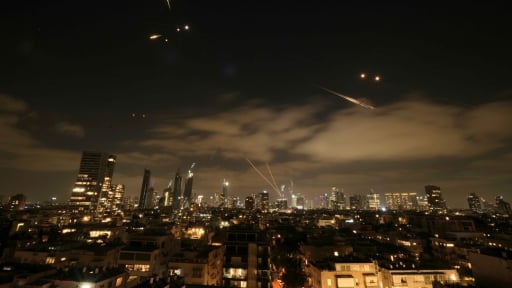 Trực tiếp xung đột Israel-Iran ngày 16/6: Israel và Iran tiếp tục tấn công tên lửa khi xung đột leo thang; Giám đốc tình báo Iran thiệt mạng
