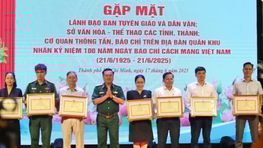  Hình ảnh người lính được lan toả mạnh mẽ nhờ ngòi bút người làm báo