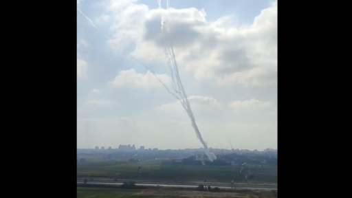 Bất chấp phòng không Israel tiên tiến, Iran dội tên lửa trúng trụ sở tình báo Mossad