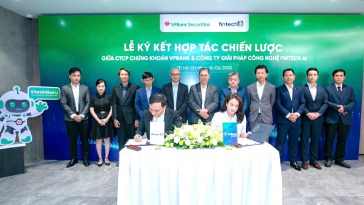 VPBankS và Fintech AI bắt tay phát triển StockGuru: Cuộc cách mạng AI trong đầu tư chứng khoán Việt Nam