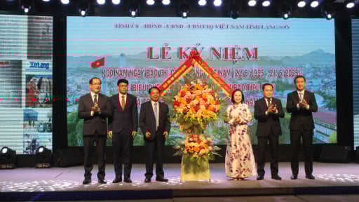 Lạng Sơn long trọng kỷ niệm 100 năm Ngày Báo chí cách mạng Việt Nam và vinh danh những đóng góp của đội ngũ những người làm báo