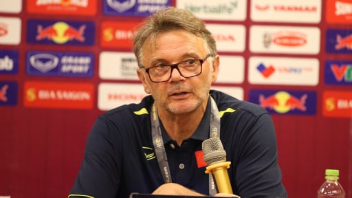 HLV Troussier tranh “ghế nóng” ĐT Trung Quốc với HLV Shin Tae-yong?