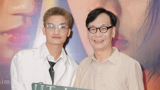 Đại gia đình Mạc Văn Khoa đi xe từ Hải Dương lên Hà Nội xem phim 'Út Lan: Oán Linh giữ của'