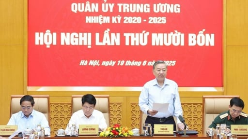 Hình ảnh Tổng Bí thư Tô Lâm chủ trì Hội nghị Quân ủy Trung ương lần thứ 14