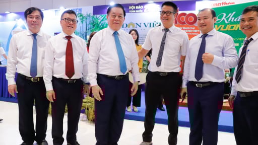 Hình ảnh Khai mạc Hội báo toàn quốc 2025, gian trưng bày Báo Nông thôn Ngày nay mang đậm chất Tam nông