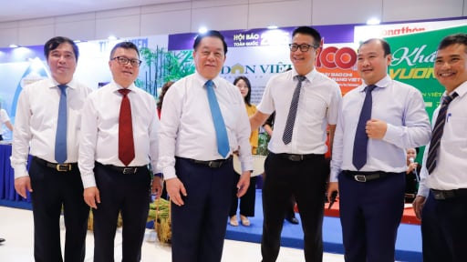 Hình ảnh Khai mạc Hội báo toàn quốc 2025, gian trưng bày Báo Nông thôn Ngày nay mang đậm chất Tam nông