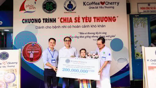 Quỹ K Coffee và hoạ sĩ nhí Cherry trao tặng 200 triệu đồng cho các em nhỏ tại Bệnh viện Nhi đồng 1 