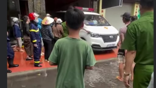 TIN NÓNG 24 GIỜ QUA: Phá đường dây sản xuất và buôn bán nước hoa giả 'khủng'; cháy quán karaoke, 1 người tử vong