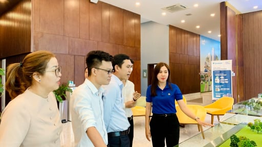 Nhà đầu tư săn đón, giá chung cư tại TP.HCM tăng bật