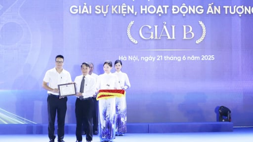 Báo Nông thôn Ngày nay/Dân Việt đoạt giải gian hàng ấn tượng Hội báo toàn quốc 2025