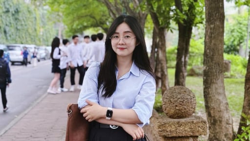 Cô giáo từng là thủ khoa 'bật mí' trọng tâm ôn thi môn Giáo dục Kinh tế và Pháp luật kỳ thi tốt nghiệp THPT 2025 đạt điểm tuyệt đối