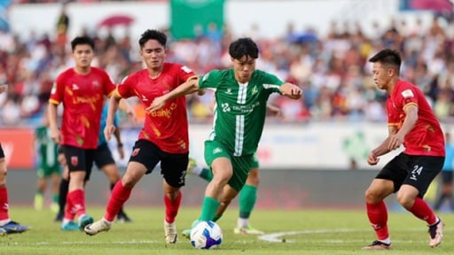 Tin nóng 23/6: Tỷ phú nổi danh Bình Phước treo thưởng 10 tỷ đồng cho Công Phượng và đồng đội?