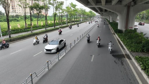 Hà Nội lắp dải phân cách cứng đường Võ Chí Công, Phạm Văn Đồng: Có giảm rủi ro va chạm giữa ô tô và xe máy?