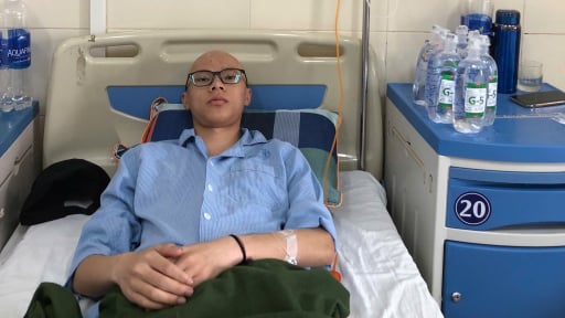 Một thí sinh người Dao ở Sa Pa lỡ hẹn trong kỳ thi tốt nghiệp THPT năm 2025 do đang điều trị bệnh hiểm nghèo