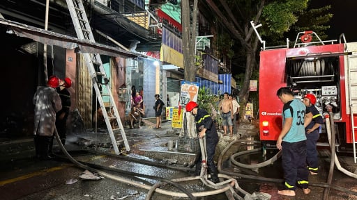 Cháy nhà dân dữ dội trong đêm ở Đà Nẵng