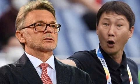 Sao lại đưa HLV Kim Sang-sik theo vết xe đổ của HLV Troussier?