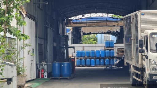 Đường dây “hô biến” dầu ăn chăn nuôi thành dầu ăn cho người: Ai phải chịu trách nhiệm? 
