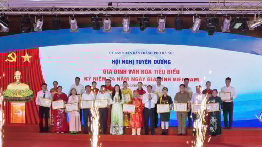 Hà Nội tuyên dương 80 Gia đình văn hóa Thủ đô tiêu biểu năm 2025