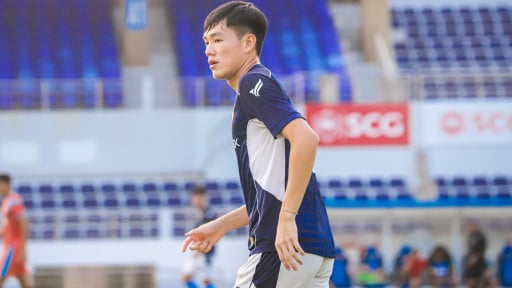 Sao trẻ B.Bình Dương: Chiều cao 1m81, thi đấu chuyên nghiệp từ năm 19 tuổi