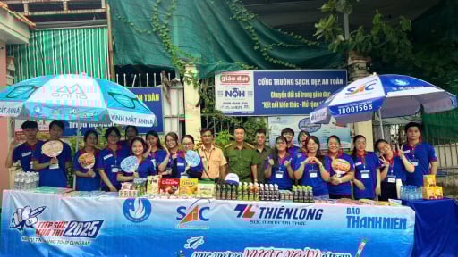 Thiếu tá công an ở Bình Tân nhanh trí giúp nữ sinh quên căn cước kịp giờ thi tốt nghiệp