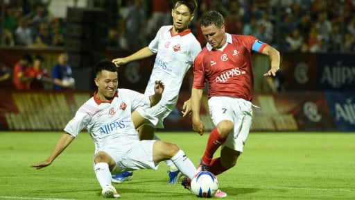 Đà Nẵng: Michael Owen toả sáng trong ngày huyền thoại M.U giành chiến thắng trên sân Hoà Xuân