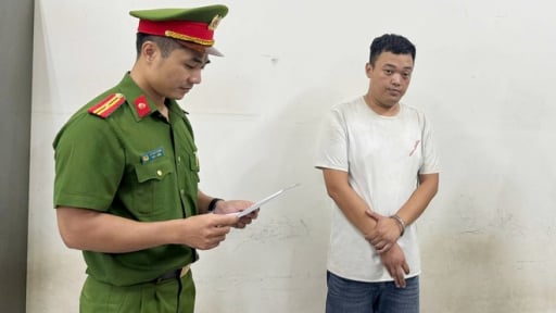 Tài xế 'chặt chém' 4,2 triệu đồng của 2 người Lào Cai, từng ép khách chuyển tiền ở vụ khác