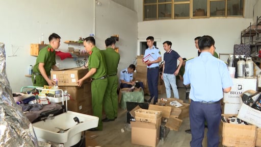 Ra quân dẹp hàng giả, công an Sơn La phát hiện và tiêu hủy hàng kém chất lượng, hết hạn sử dụng